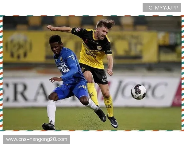 松鼠闯入球场致比赛暂停8分钟，赫尔城与布里斯托尔城球员无奈等待