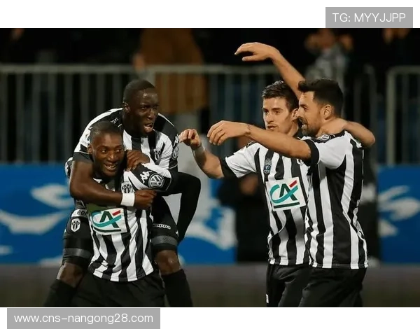 洛里昂2-0击败昂热,积分达31分排名升至第9位 洛里昂2-0击败昂热,积分达31分排名升至第9位